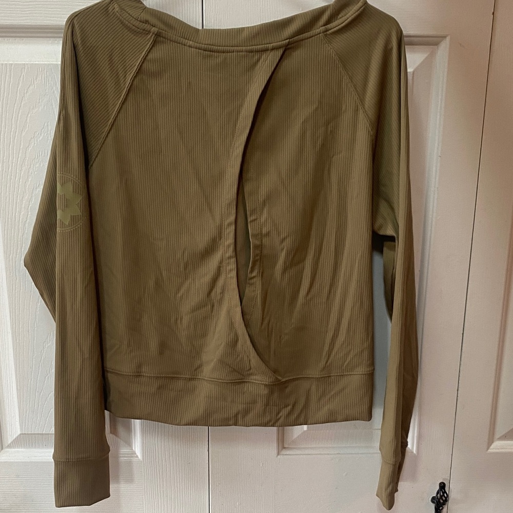 Club Pilates Army Green Cream Yoga Brand Esther Women's Top